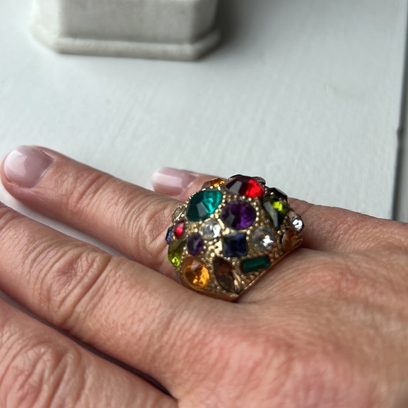 Multicolored oversized costume cocktail ring - Picture 3 of 3